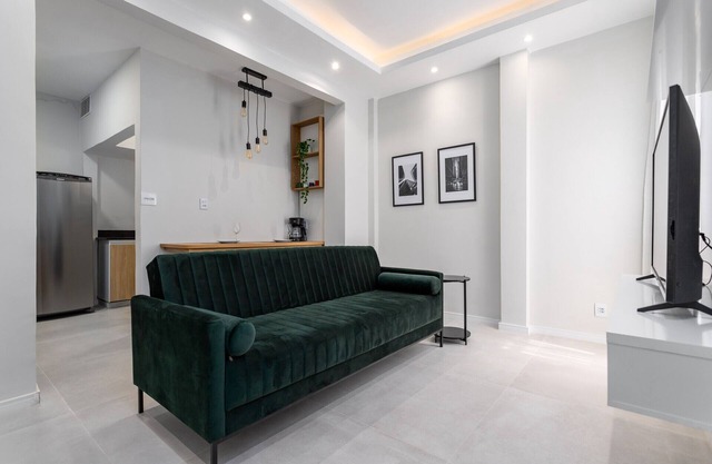 Near the underground and 20 minutes from Maracanã | CV410