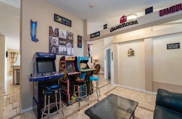 Near to Disney/Large Yard/Private pool/Quiet Community