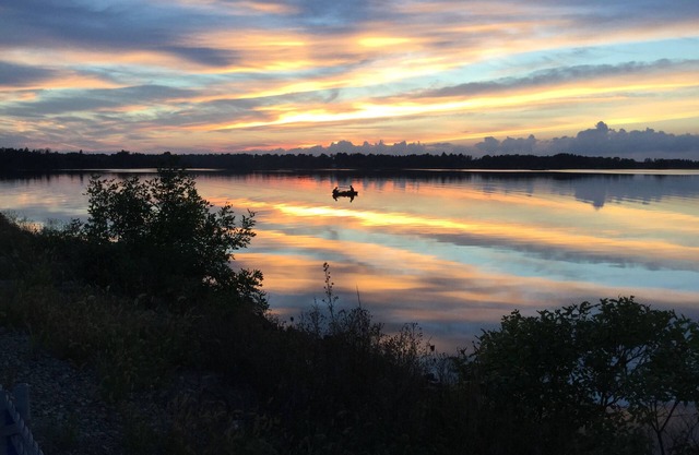 Necedah 2 Bdrm Vacation Cabin 5 Mins to Castle Rock Lake & Near Wisconsin Dells