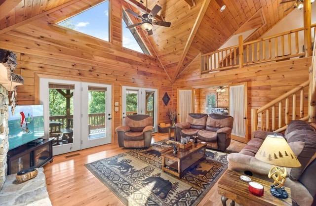 Neighborhood River Access-Pet Friendly-10 mins to Campbell Folk School/Casino