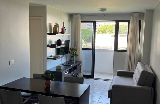 Neo: Apartment in building on Pajuçara seafront.