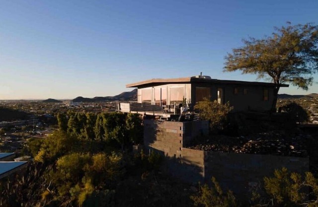"Nest" 360degree views of Phx -friends couples Decks Hot Tub