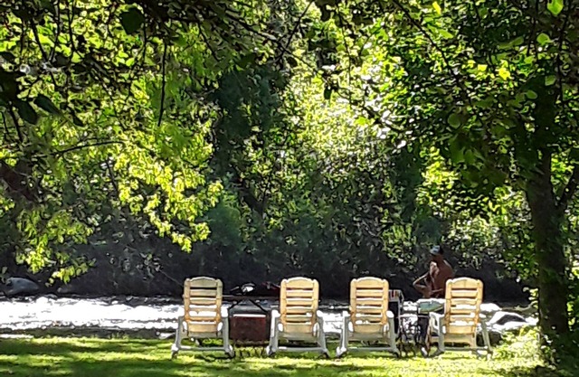 Nestled Between Sequoia Nat'l Park & Lake Kaweah - Riverfront 3 Acre Estate