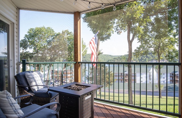 Nestled in State Park - Amazing Porch and Pool