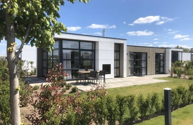 Nestled in the countryside: Chalet SunnyTides - your vacation starts here