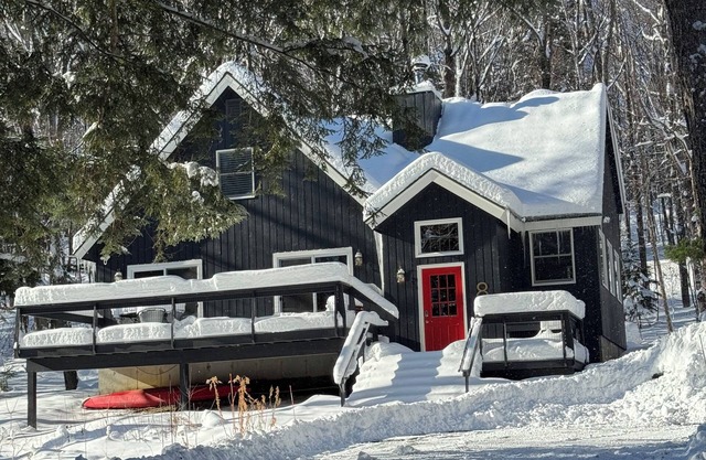 Nestled in the Woods of Chimney Hill-Very Close to Wilmington VT/Mt Snow
