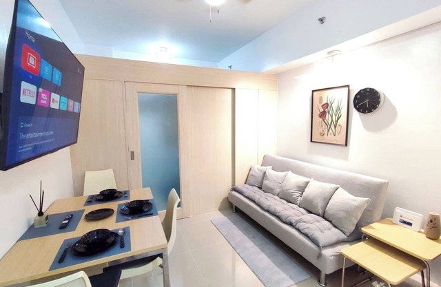 NEW! 1BR Condo Unit: Linked to Mall & Train Station, Wifi, 55" TV, Pool View