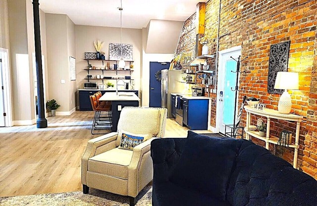 New 1st Floor Apt in Downtown Sandusky!