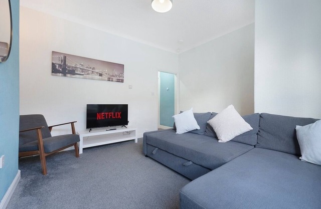 New! 2BR in Barron street