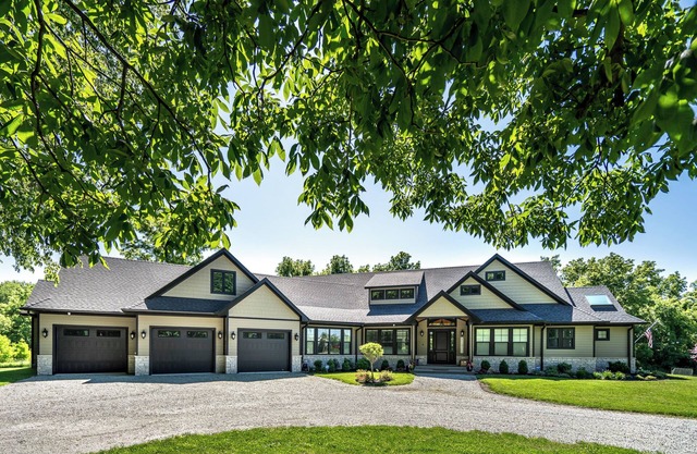 NEW 6BR/6BA Home Minutes from Maxinkuckee Lake!