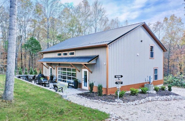 New 6BR Retreat by Patoka Lake Sleeps 14, Fire Pit