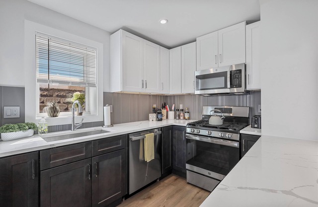 NEW 9BR6Bth Parking MIT Harvard Boston Walk to T