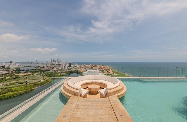New Apt Beautiful Sea View and Walled City 2BR