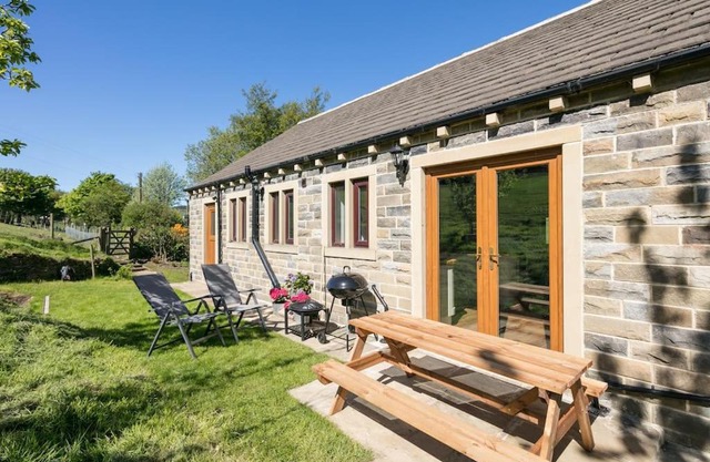 NEW BARN CONVERSION WITH PRIVATE HOT TUB