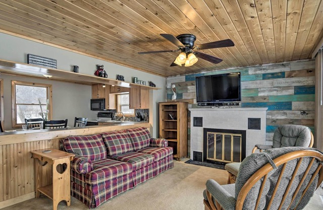 NEW! Battle Lake House w/ Fire Pit & Beach Access