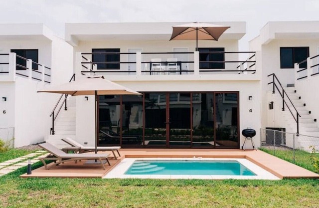 NEW Bayfront Villa in Costa del Solnn