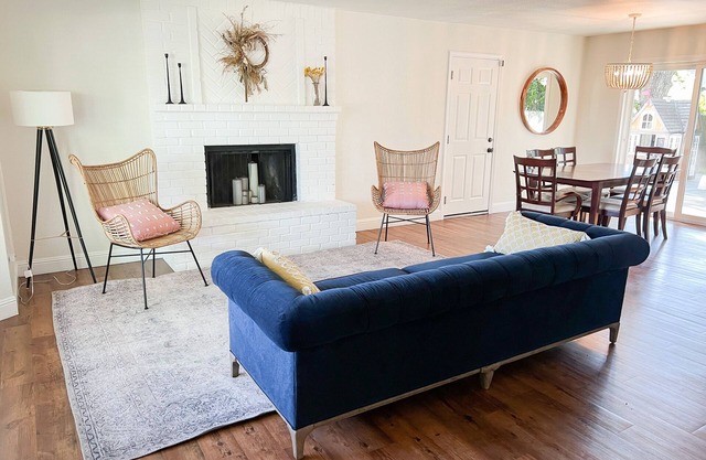 NEW BEAUTIFUL Simply Modern White House + Hot Tub