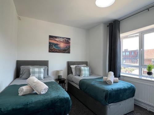 New Build-Free Parking-EV charging-3 Bedrooms-3 showers