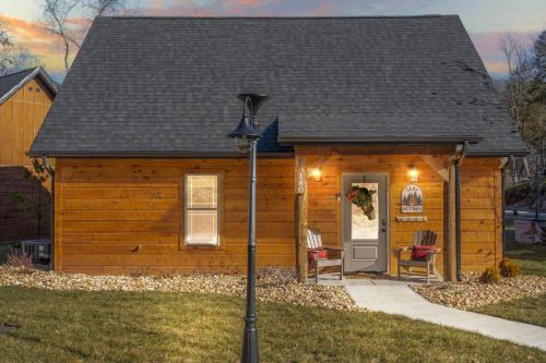 New Cabin at Tall Timbers! Free Tickets! Indoor and Outdoor Pools!