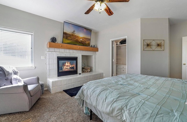 NEW! Canyon Trail Condo. Private. Full kitchen! 😍 CAN’T BEAT THIS LOCATION! 📍