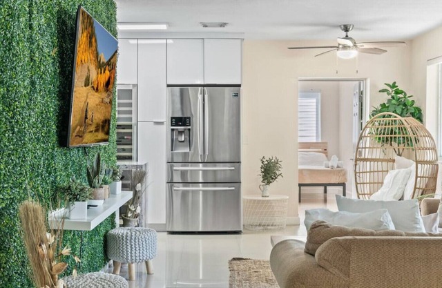 NEW Casa Maui I 10min to beach I Pool I 18 Sleeps