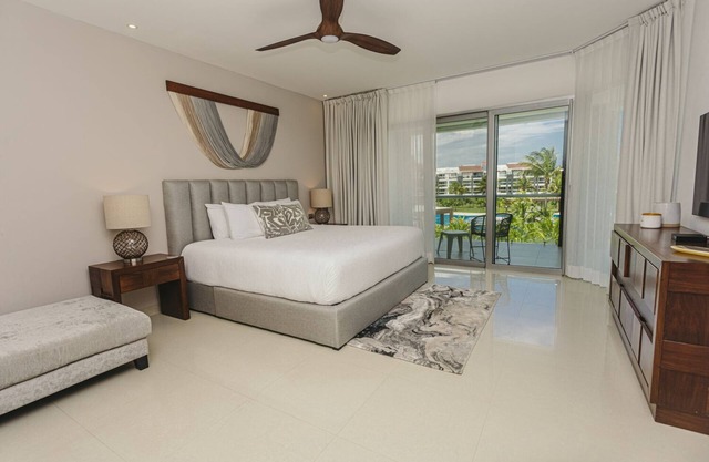 NEW Casa Miramar 2 Bedroom Apartment Ocean View at Mareazul close to beach