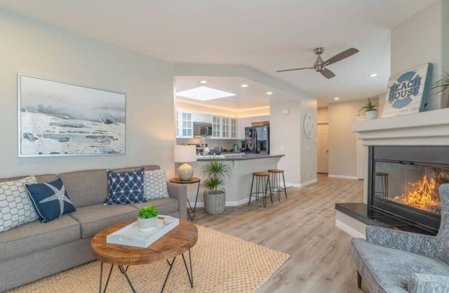 NEW Charming Beach Style Condo Steps to the Sand