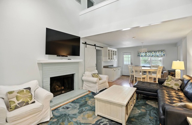 NEW! Charming Seabrook Island Retreat