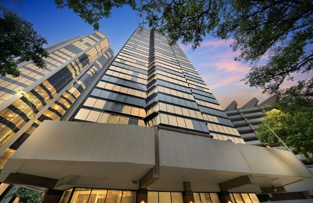 NEW! Chic DT Honolulu Executive Condo