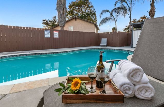 New Entire Bella House San Diego w/Pool