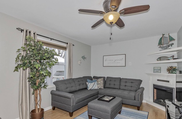 New Fire Pit 🔥 - 15 minutes to Lake Geneva