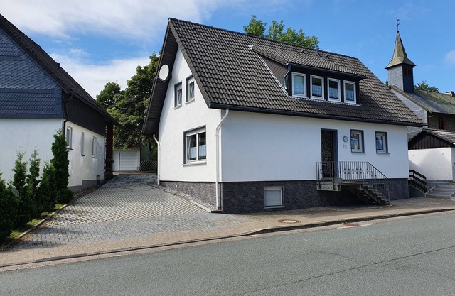 !NEW! Holiday house Trudi, right on the Rothaarsteig, skiing, hiking or cycling