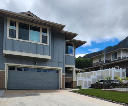 NEW HOME in Private Community with Ocean/Mountain Views. 5 Min. Drive to Beach