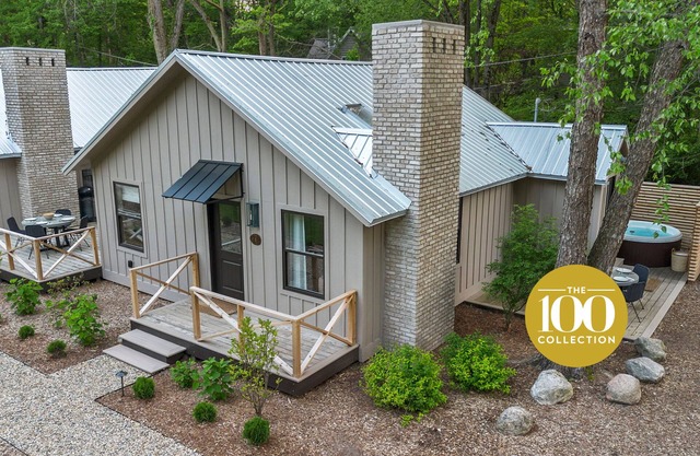 NEW! Juniper Presents: The Ivy - A 1BD/1 BA Townie Cottage, Walk to Beach