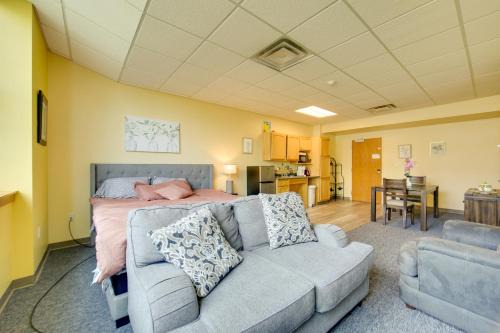 New Kensington Apt Near Parks Pets Welcome!