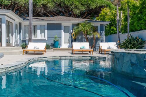 New La Jolla Surf Villa Pool and Spa