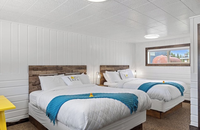 New Lazy Duck Inn #17 Double Queen