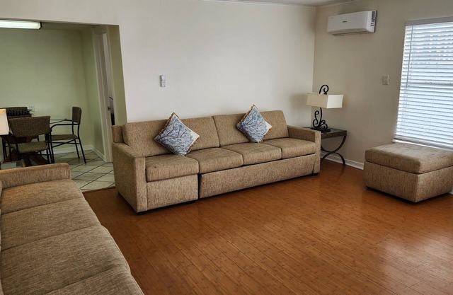 NEW Listing! 2 bed/2 bath CONDO-1000sq ft! Only a 5 min walk beach! Great views!