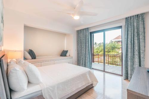 NEW LISTING! Few steps from the beach Portillo LC