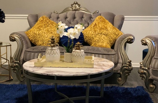 NEW Luxurious comfy interior, 15 min from Uptown!