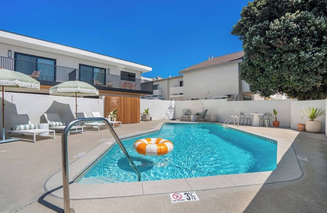 New! Luxury 1 Bedroom + 1 Bathroom Executive Units. 1 Block walk to the Ocean!