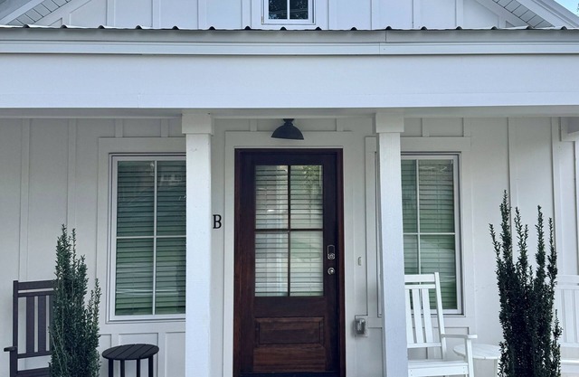New Luxury 1BR Cottage in Downtown Auburn Cottage District!