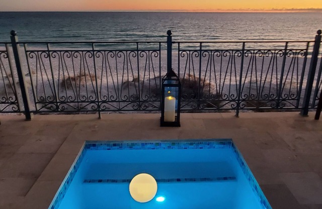 NEW Luxury Home, Indoor/Outdoor Beach Living!