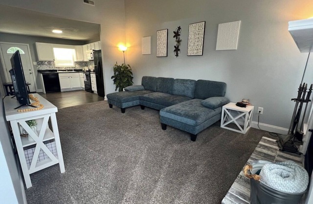 NEW - Minimalistic Farmhouse!