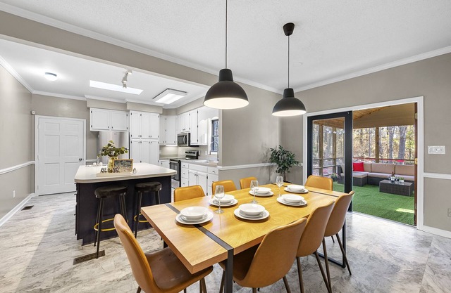 NEW - Modern Cabin Oasis - 2 Acre Retreat!