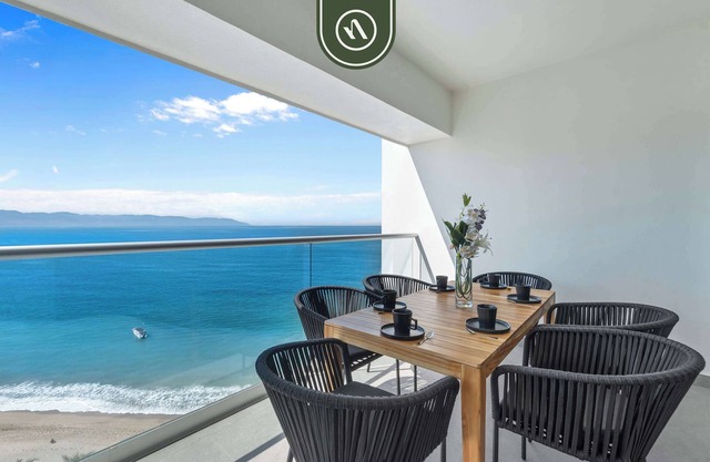 New Oceanfront 2 BR Condo - Gym - Beach - Pool