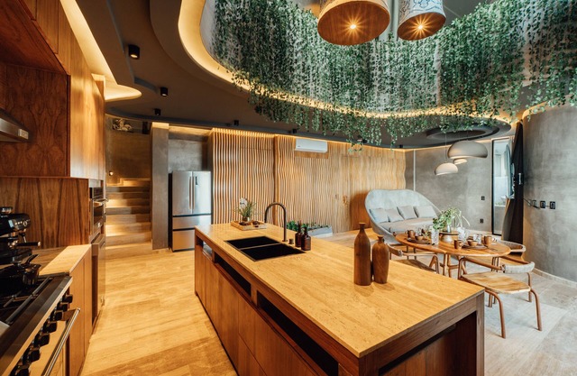 New Oceanfront - 2 Level Residence - Private