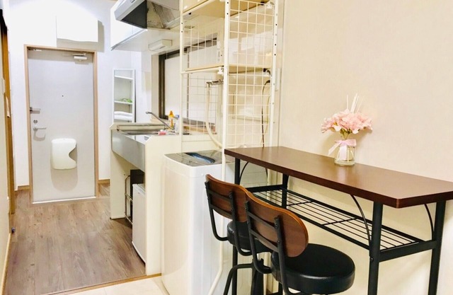 *NEW OPEN*Clean Cozy room with FREE WIFI. 3 min to IKEBUKURO