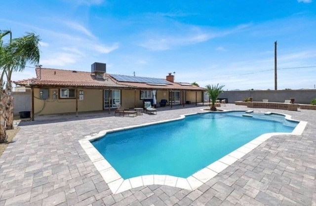 New! Party House w/Pool & BBQ,Near Airport & Strip
