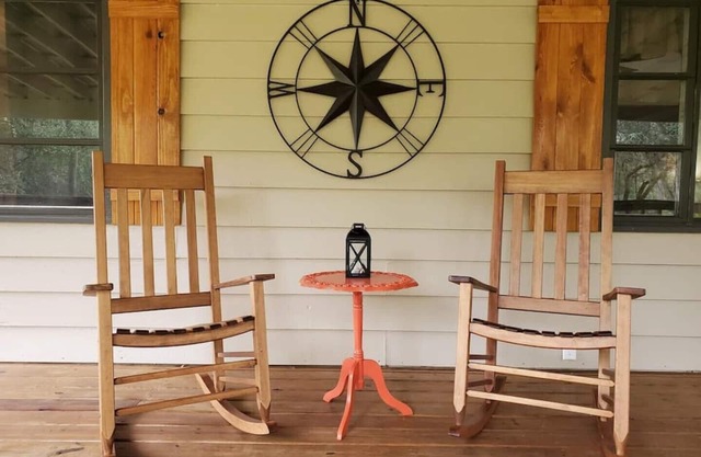 NEW! Peaceful Country Cottage near Lakewood Ranch